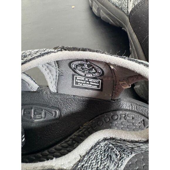 Keen Mens Newport H2 Sandals size 9